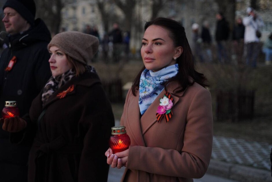 Чтобы убирать памятники после торжеств, нужен единый регламент